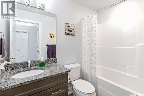 14 3214 11Th Street, Saskatoon, SK - Indoor Photo Showing Bathroom