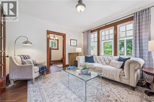 83 Durham Street, Guelph, ON - Indoor Photo Showing Living Room