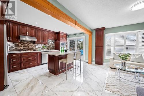 3118 Shadetree Drive, Mississauga, ON - Indoor Photo Showing Kitchen