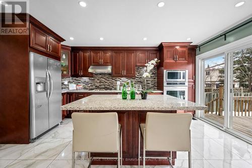 3118 Shadetree Drive, Mississauga, ON - Indoor Photo Showing Kitchen With Upgraded Kitchen