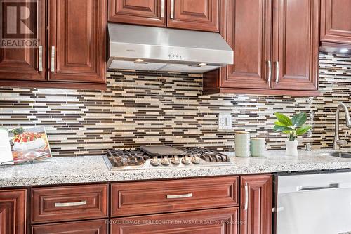 3118 Shadetree Drive, Mississauga, ON - Indoor Photo Showing Kitchen