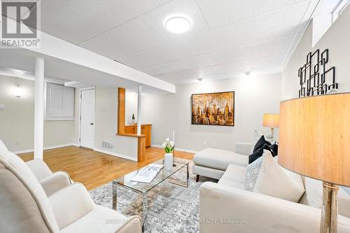 3118 Shadetree Drive, Mississauga, ON - Indoor Photo Showing Living Room