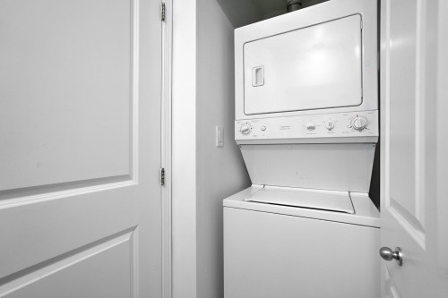 Laundry - 1007-651 Rue De La Montagne, Montréal (Ville-Marie), QC - Indoor Photo Showing Laundry Room