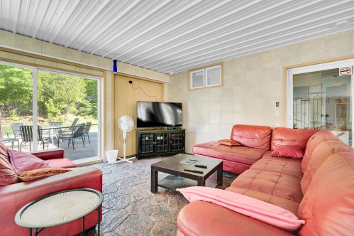 Salle familiale - 41Z Rue Richer, Saint-Hippolyte, QC - Indoor Photo Showing Living Room