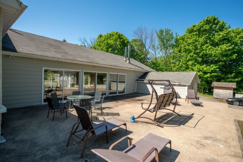 Cour - 41Z Rue Richer, Saint-Hippolyte, QC - Outdoor With Deck Patio Veranda With Exterior