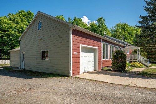 Garage - 41Z Rue Richer, Saint-Hippolyte, QC - Outdoor With Exterior