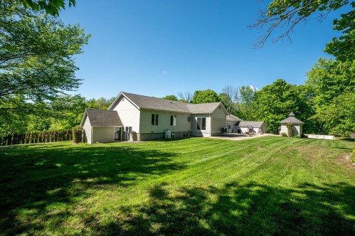 Cour - 41Z Rue Richer, Saint-Hippolyte, QC - Outdoor