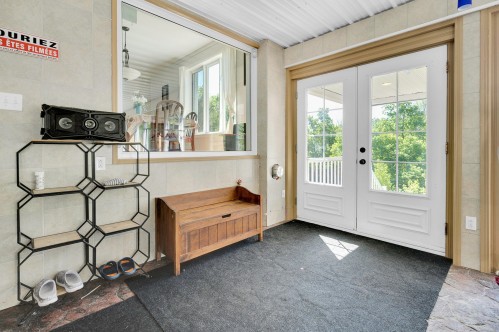Hall d'entrée/Vestibule - 41Z Rue Richer, Saint-Hippolyte, QC - Indoor Photo Showing Other Room