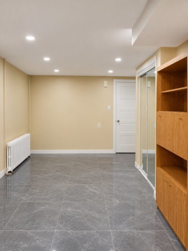 Salon - 4060 3E Rue, Laval (Chomedey), QC - Indoor Photo Showing Other Room