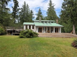 380 Parker Rd Qualicum Beach, BC V9K 1S9