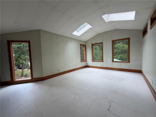 380 Parker Rd, Qualicum Beach, BC 