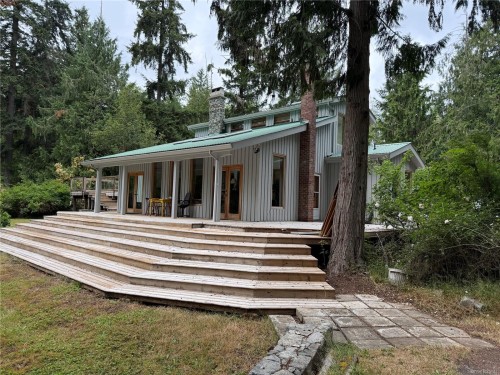 380 Parker Rd, Qualicum Beach, BC 