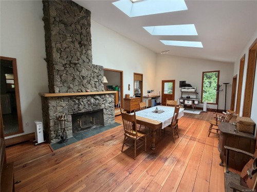 380 Parker Rd, Qualicum Beach, BC 