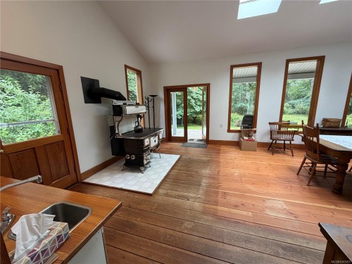 380 Parker Rd, Qualicum Beach, BC 