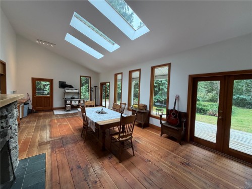 380 Parker Rd, Qualicum Beach, BC 