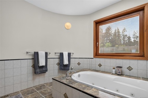 6722 Anzio Rd, Duncan, BC 