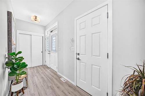 172 Kilroy St, Winnipeg, MB - Indoor Photo Showing Other Room