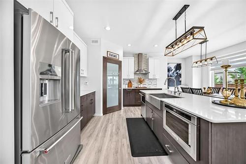172 Kilroy St, Winnipeg, MB - Indoor Photo Showing Kitchen With Upgraded Kitchen