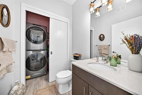172 Kilroy St, Winnipeg, MB - Indoor Photo Showing Laundry Room