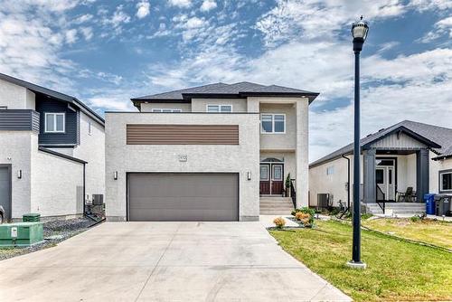 172 Kilroy St, Winnipeg, MB - Outdoor With Facade