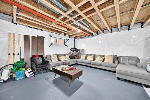 172 Kilroy St, Winnipeg, MB - Indoor Photo Showing Basement