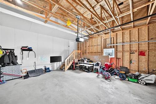 172 Kilroy St, Winnipeg, MB - Indoor Photo Showing Other Room