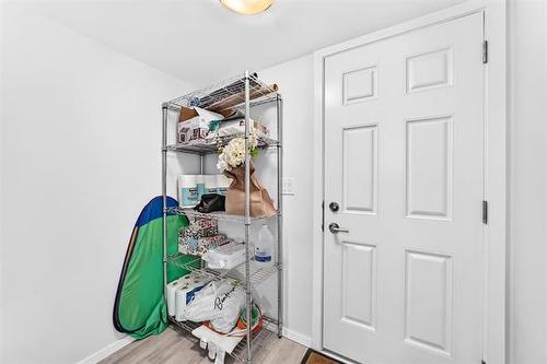 172 Kilroy St, Winnipeg, MB - Indoor