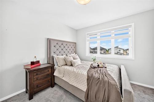 172 Kilroy St, Winnipeg, MB - Indoor Photo Showing Bedroom