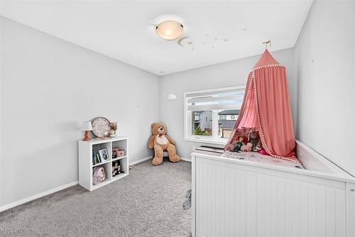 172 Kilroy St, Winnipeg, MB - Indoor