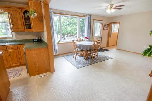 129 Mcintosh St, Lac Du Bonnet, MB - Indoor