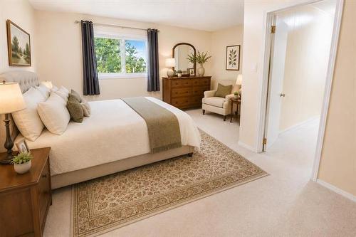 129 Mcintosh St, Lac Du Bonnet, MB - Indoor Photo Showing Bedroom