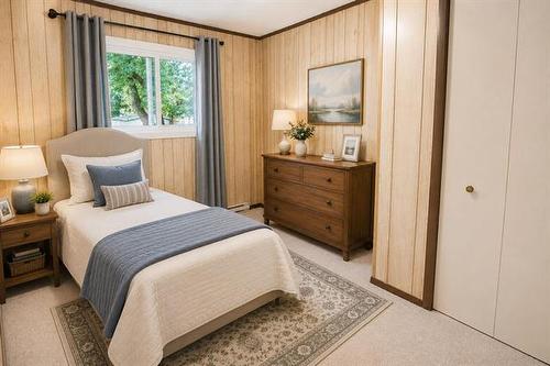 129 Mcintosh St, Lac Du Bonnet, MB - Indoor Photo Showing Bedroom