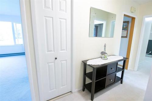 129 Mcintosh St, Lac Du Bonnet, MB - Indoor Photo Showing Other Room