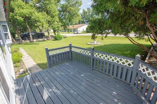 129 Mcintosh St, Lac Du Bonnet, MB - Outdoor With Deck Patio Veranda