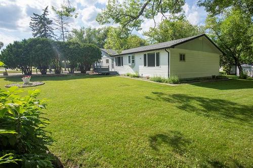 129 Mcintosh St, Lac Du Bonnet, MB - Outdoor