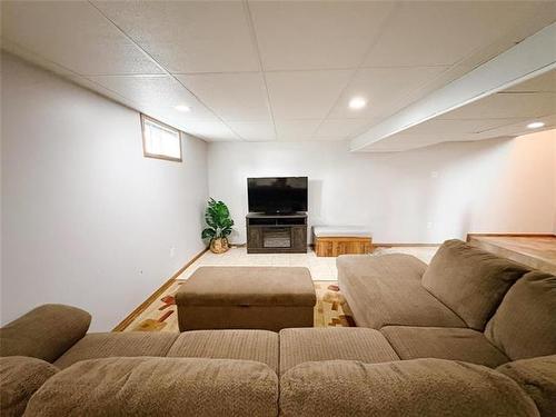 136 Newman Ave, Winnipeg, MB - Indoor Photo Showing Basement