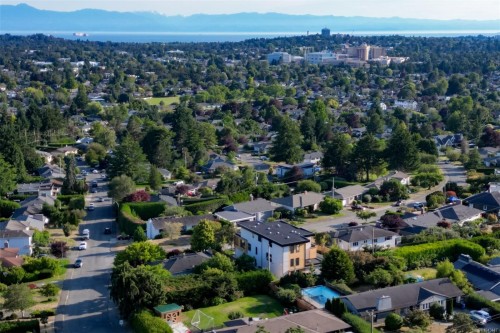 #1-3080 Oakdowne Rd, Oak Bay, BC 