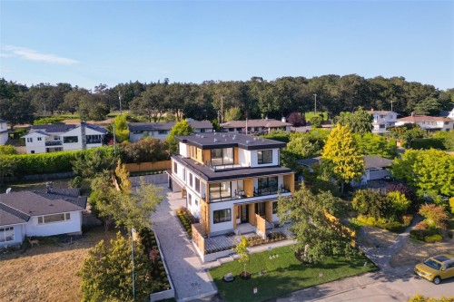 #1-3080 Oakdowne Rd, Oak Bay, BC 