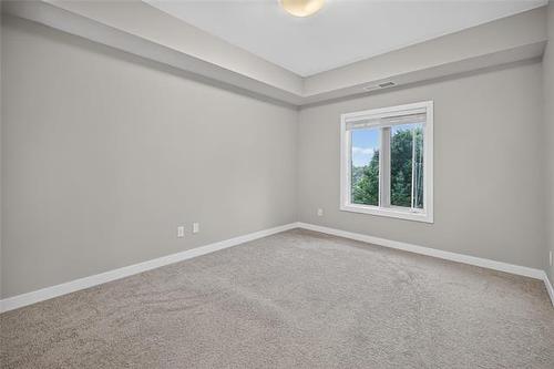 303-25 Van Hull Way, Winnipeg, MB - Indoor Photo Showing Other Room