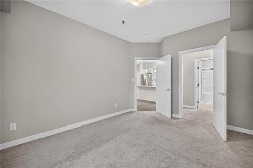 303-25 Van Hull Way, Winnipeg, MB - Indoor Photo Showing Other Room