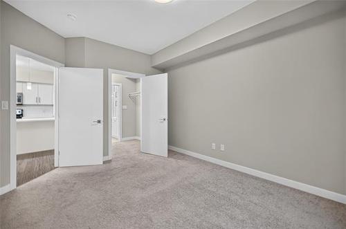 303-25 Van Hull Way, Winnipeg, MB - Indoor Photo Showing Other Room