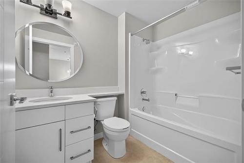 303-25 Van Hull Way, Winnipeg, MB - Indoor Photo Showing Bathroom