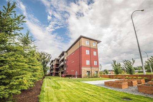 303-25 Van Hull Way, Winnipeg, MB - Outdoor