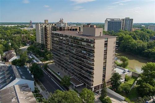 306-99 Wellington CR  Winnipeg, MB R3M 0A2