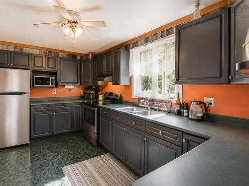 476 Trenton Road, New Glasgow, NS - Indoor Photo Showing Kitchen With Double Sink
