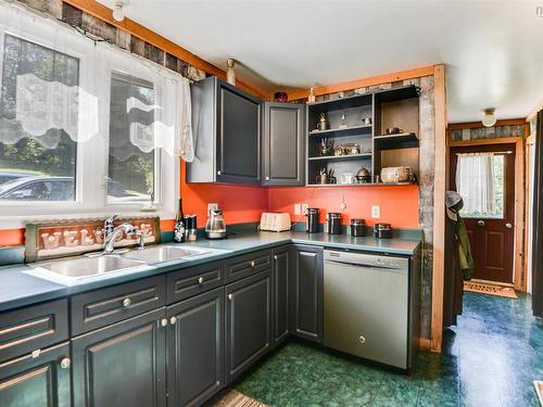 476 Trenton Road, New Glasgow, NS - Indoor Photo Showing Kitchen With Double Sink