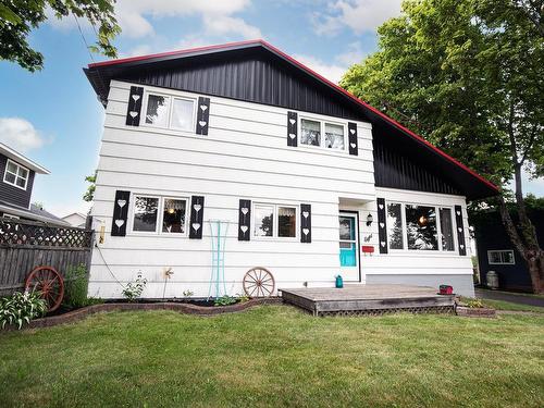 8 Allison Avenue, Amherst, NS - Outdoor