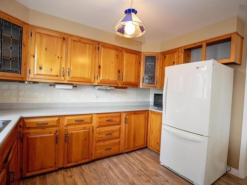 8 Allison Avenue, Amherst, NS - Indoor Photo Showing Kitchen