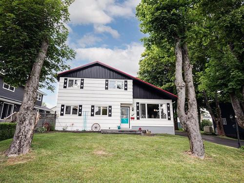 8 Allison Avenue, Amherst, NS - Outdoor