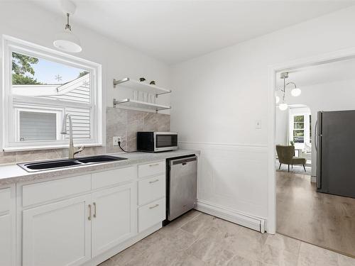 3312 Ashburn Avenue, Halifax, NS - Indoor Photo Showing Kitchen With Double Sink